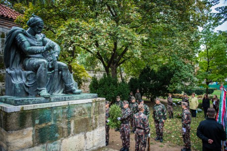 Katonai tiszteletadással emlékeztek Wathay Ferenc hős vicekapitányra